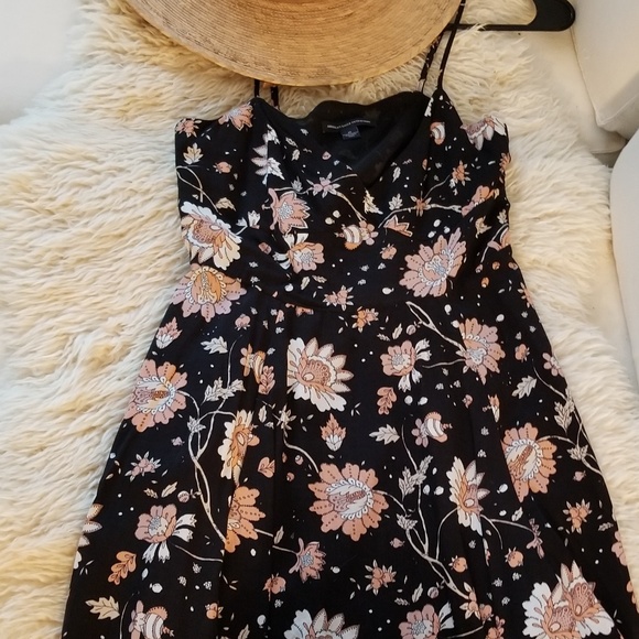 AE Floral Babydoll Mini Dress - EUC - 00 - Picture 2 of 5